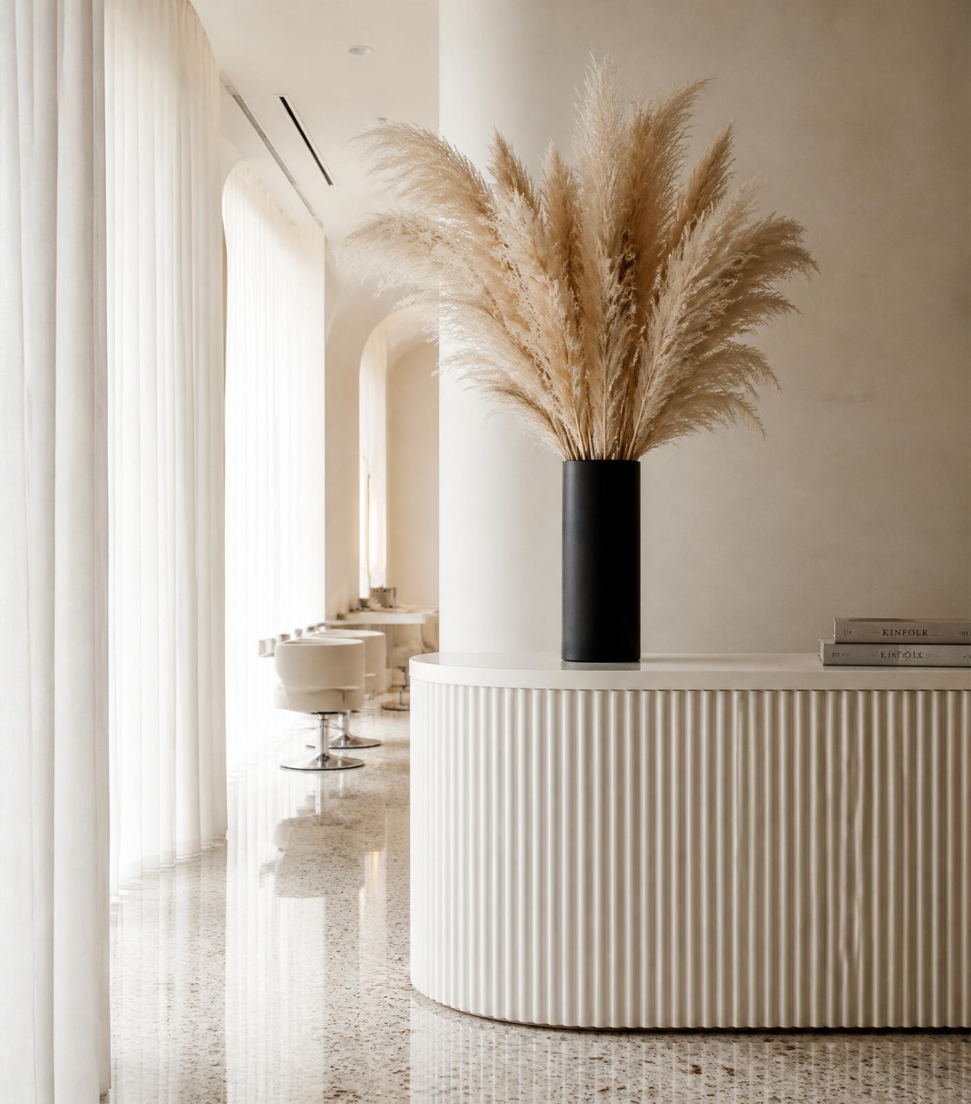 Brillo salon interior detail